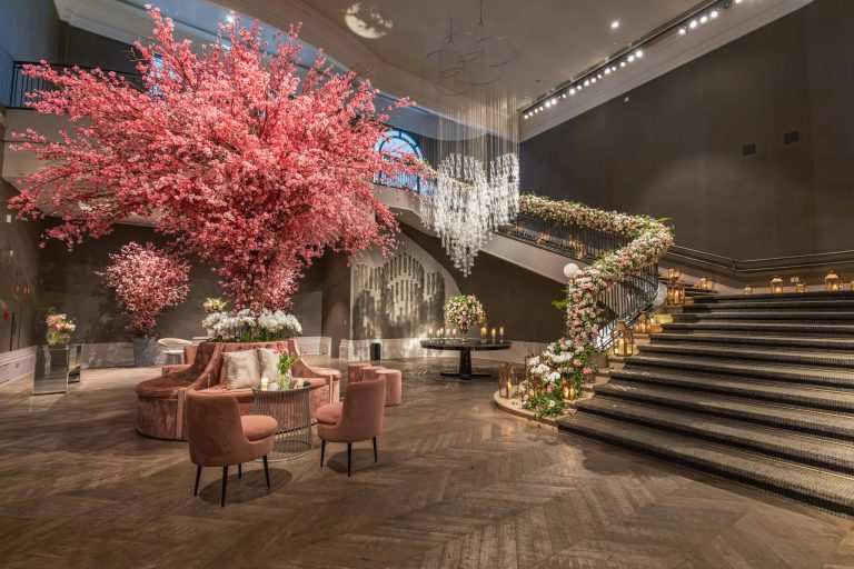 How to create a beautiful and inviting entryway