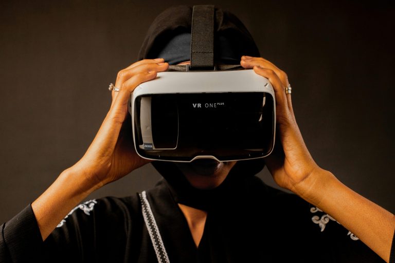 Exploring the Future of Retail: Virtual Reality Shopping Experiences