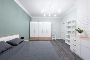 The Transformative Power of Curating a Minimalist Wardrobe